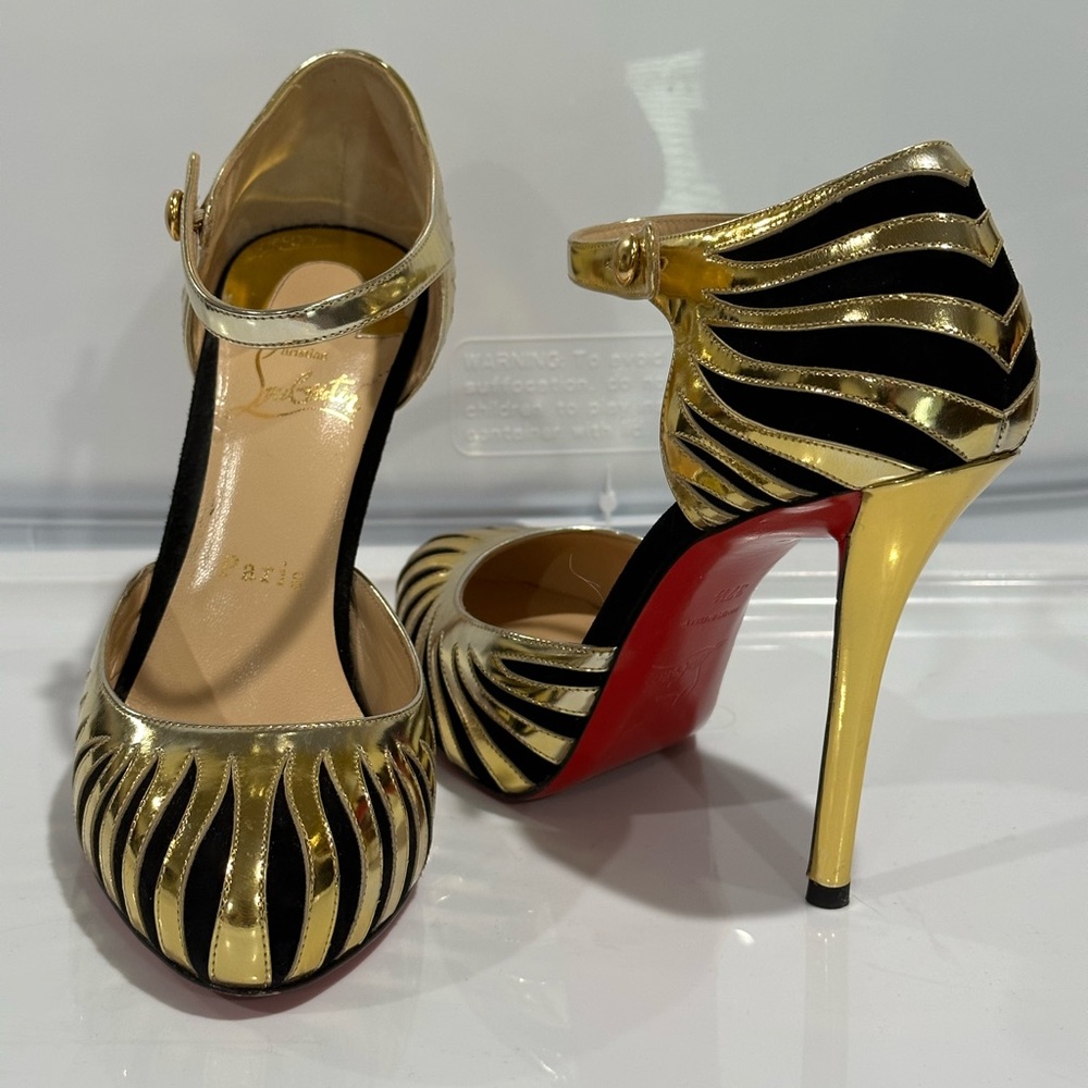 Like New Christian Louboutin Heels. SO Tango 120 Veau Velour/Specchio black/gold